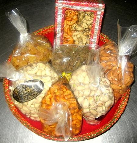 Assorted Dry Fruits Gift Tokri 12 /  Festive Gift Basket, 4 Lbs